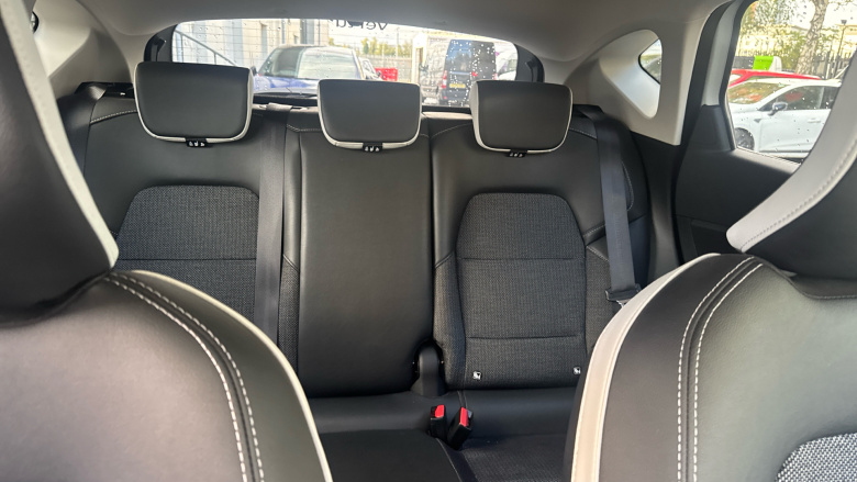 Renault Captur 1.0 TCE 90 SE Edition 5dr Petrol Hatchback